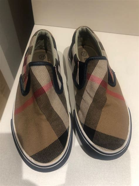 burberry sapato infantil usado